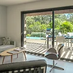 Вилла Villa Pool Heated, Nature, Beach & Comfort Порто-Веккьо